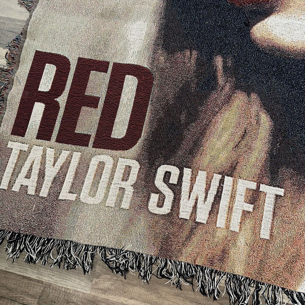 Taylor Swift RED Album Cover Tapestry Throw 2012 50x60 - Picture 2 of 4